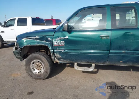 1996 Dodge Ram 2500 z USA, uszkodzony, nr VIN 1B7KF23ZXTJ107360
